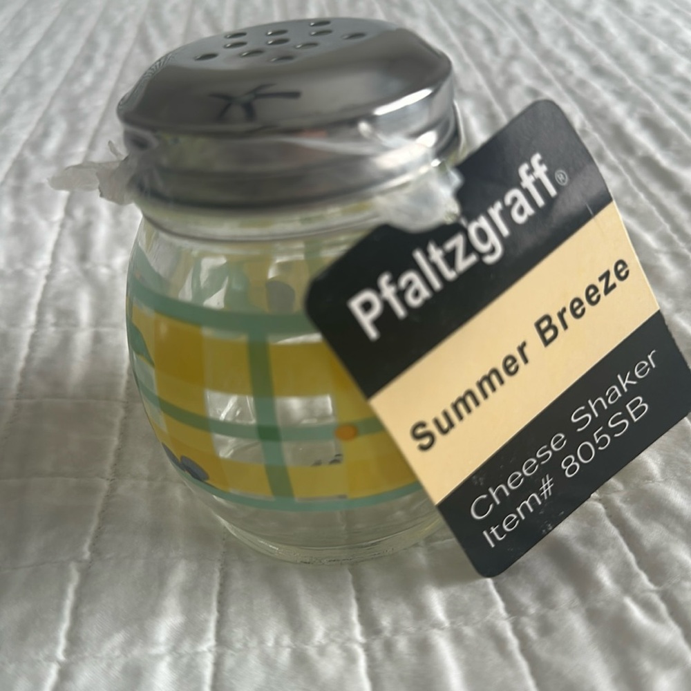 Pfaltzgraff  Vintage Summer Breeze cheese shaker
